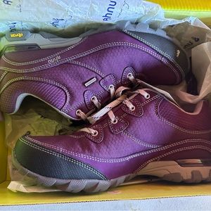 Ahnu Sugarpine NWT Waterproof Hiking Shoes 7.5